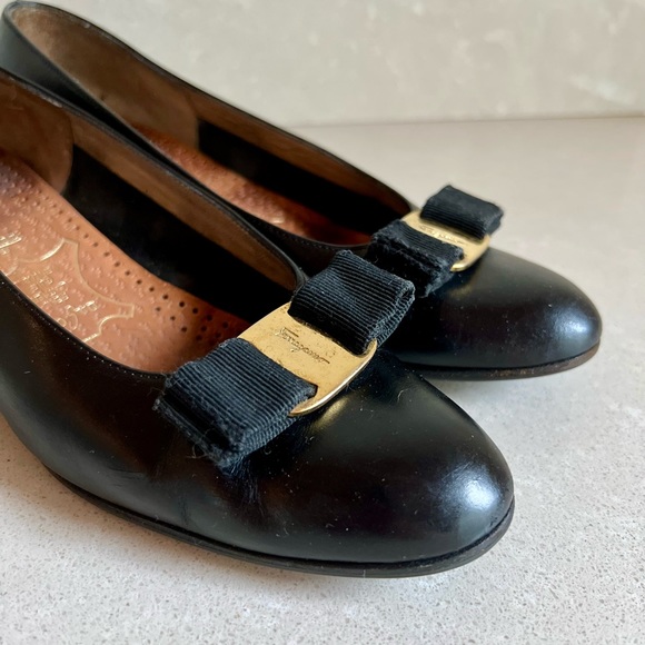 Salvatore Ferragamo Vintage Pumps - US Size 8 - Picture 6 of 6